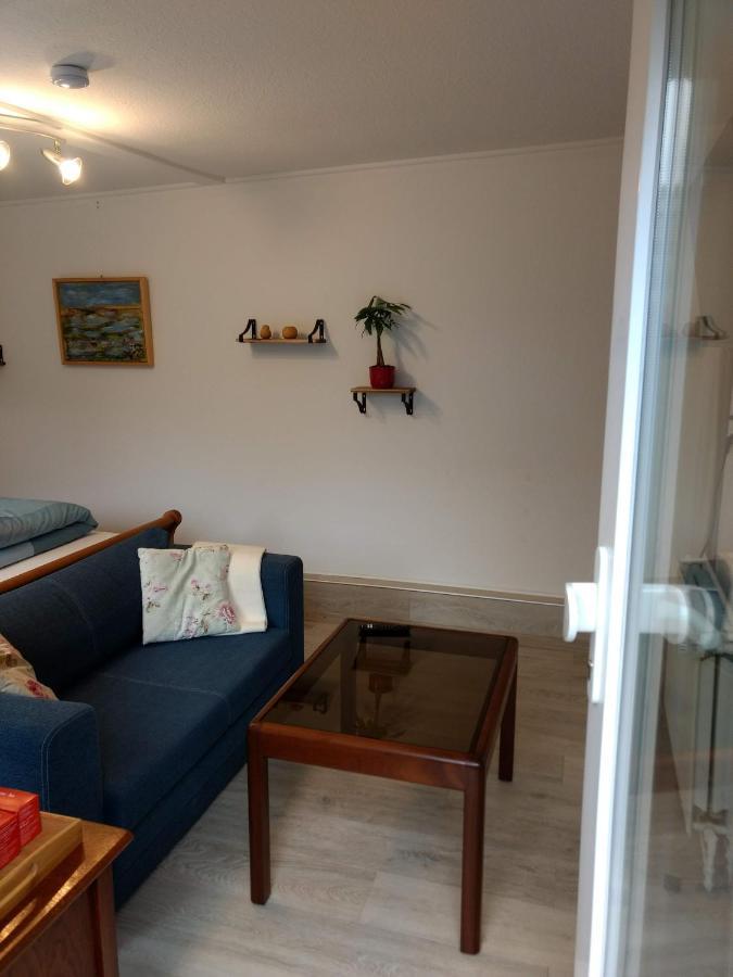 Ruhiges, Gemuetliches Zimmer Mit Bad Fuer 2 Personen, Mit Gartenterasse リューベック エクステリア 写真