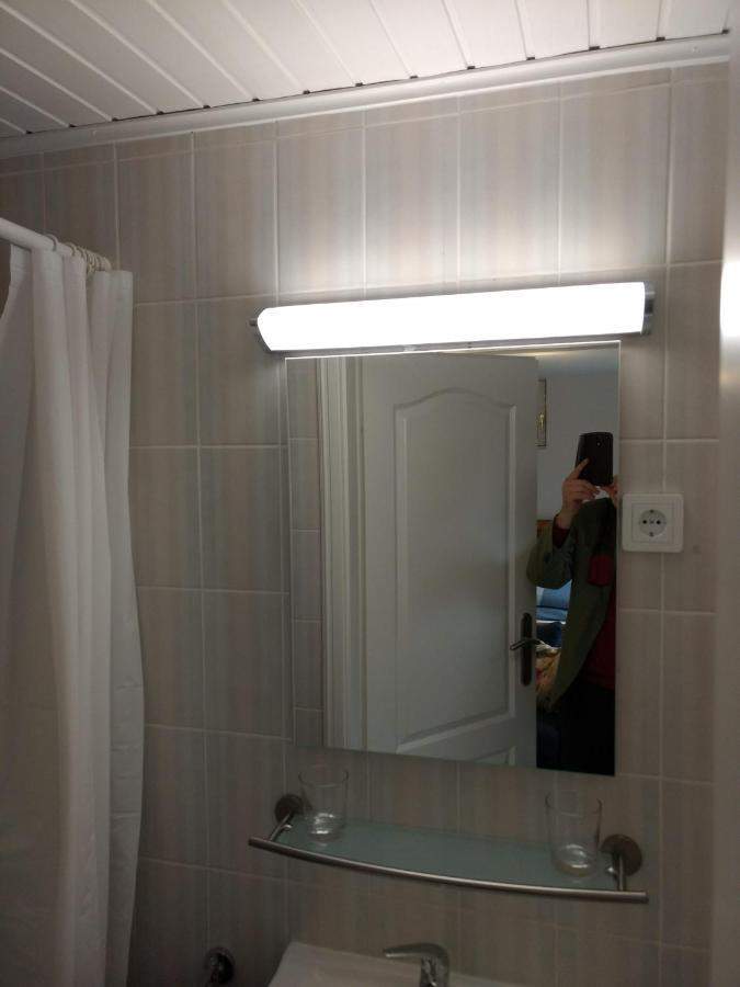 Ruhiges, Gemuetliches Zimmer Mit Bad Fuer 2 Personen, Mit Gartenterasse リューベック エクステリア 写真