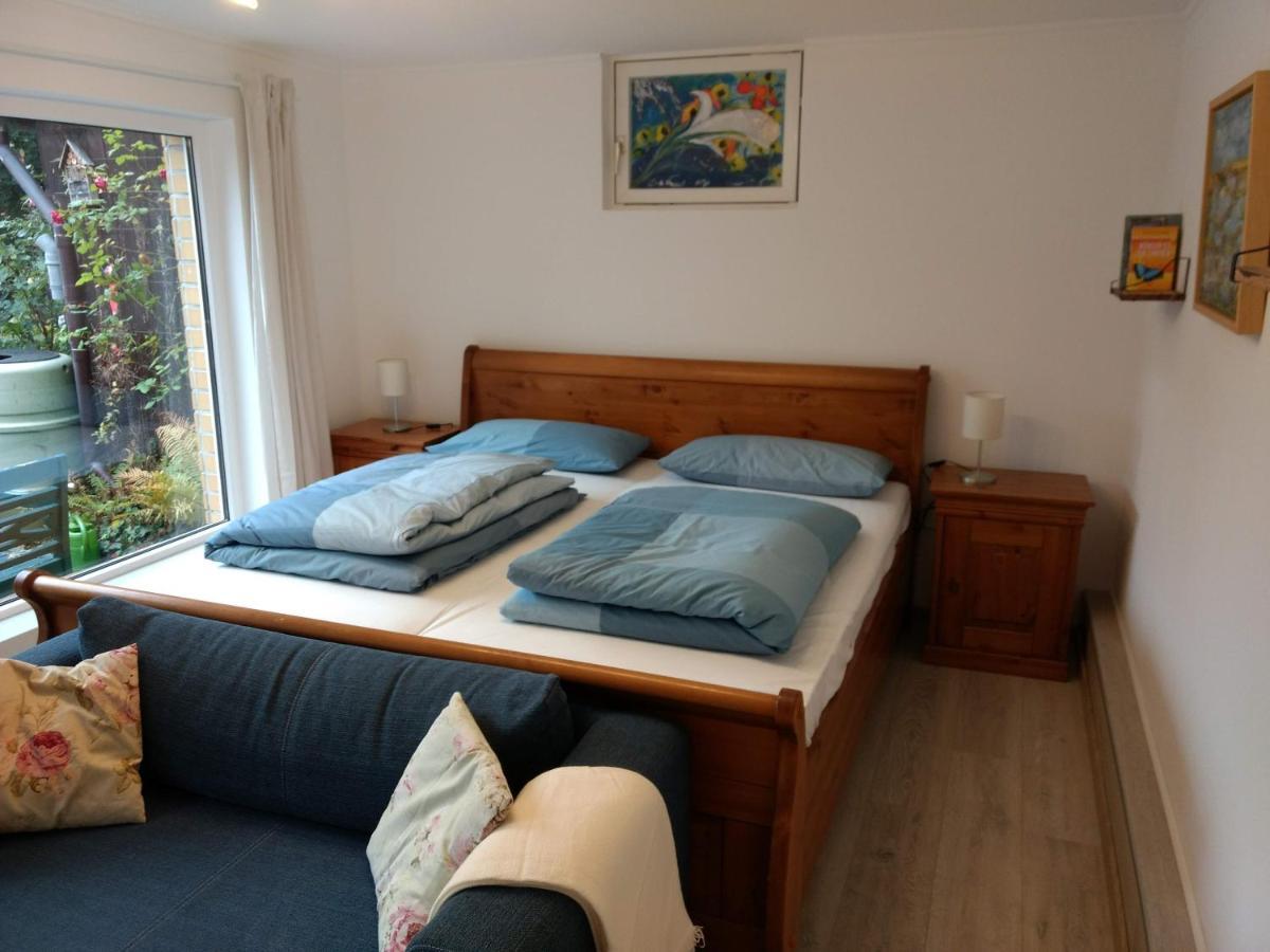 Ruhiges, Gemuetliches Zimmer Mit Bad Fuer 2 Personen, Mit Gartenterasse リューベック エクステリア 写真